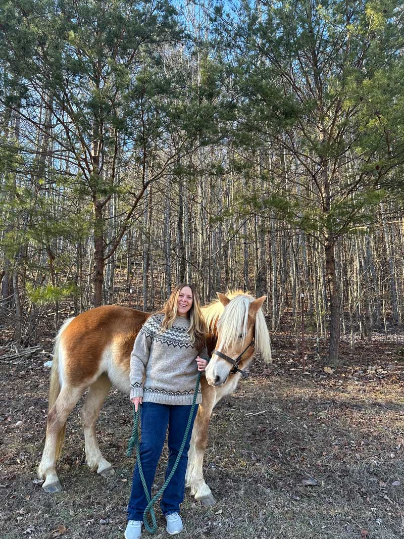 Volunteer-Melanie-with-Buttercup